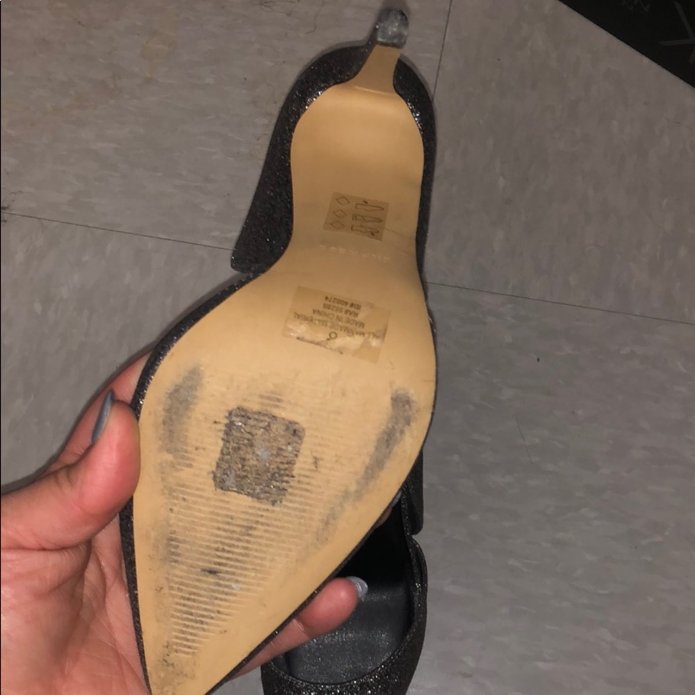 Heels - Picture 3 of 3
